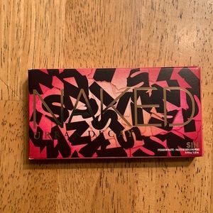 Urban Decay eyeshadow palette